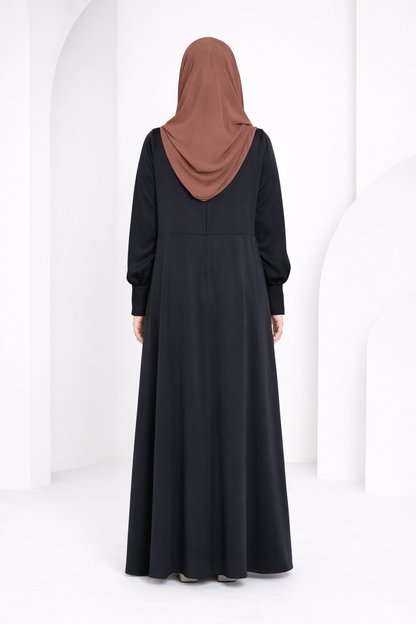 𝐇𝐚𝐧𝐢𝐲𝐚 𝐆𝐨𝐰𝐧 – 𝐂𝐥𝐚𝐬𝐬𝐢𝐜 𝐁𝐥𝐚𝐜𝐤