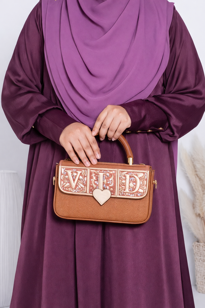 𝐇𝐚𝐧𝐢𝐲𝐚 𝐆𝐨𝐰𝐧 – 𝐑𝐨𝐲𝐚𝐥 𝐏𝐥𝐮𝐦