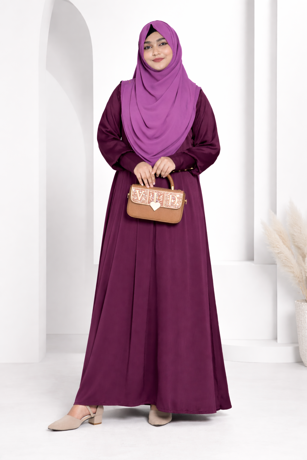 𝐇𝐚𝐧𝐢𝐲𝐚 𝐆𝐨𝐰𝐧 – 𝐑𝐨𝐲𝐚𝐥 𝐏𝐥𝐮𝐦